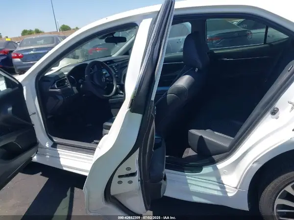 4T1B11HK8KU786901 2019 TOYOTA CAMRY - Image 8