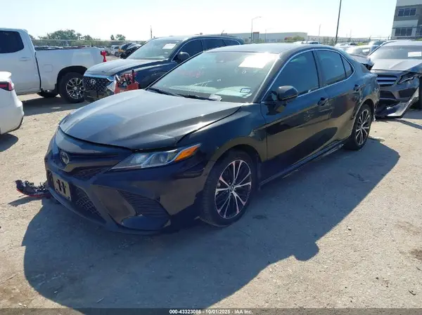 4T1B11HK8KU788583 2019 TOYOTA CAMRY - Image 2