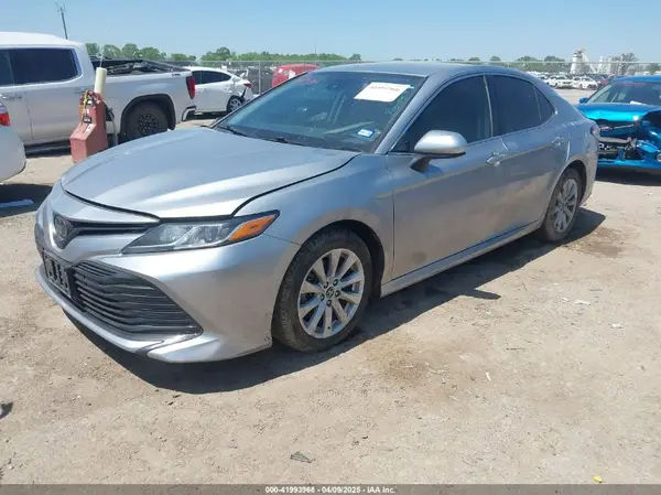 4T1B11HK8KU789295 2019 TOYOTA CAMRY - Image 2