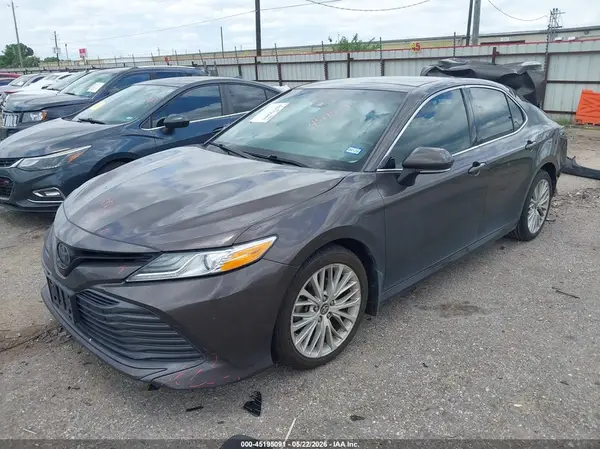 4T1B11HK8KU789975 2019 TOYOTA CAMRY - Image 2
