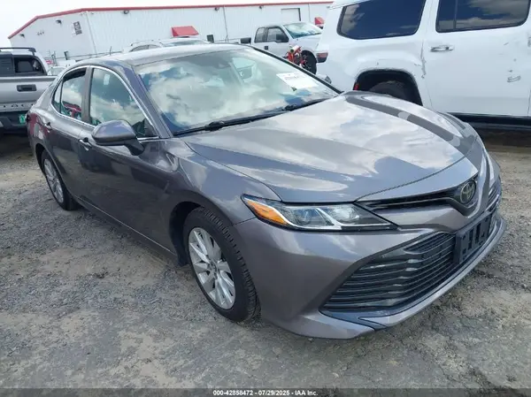 4T1B11HK8KU792326 2019 TOYOTA CAMRY - Image 1