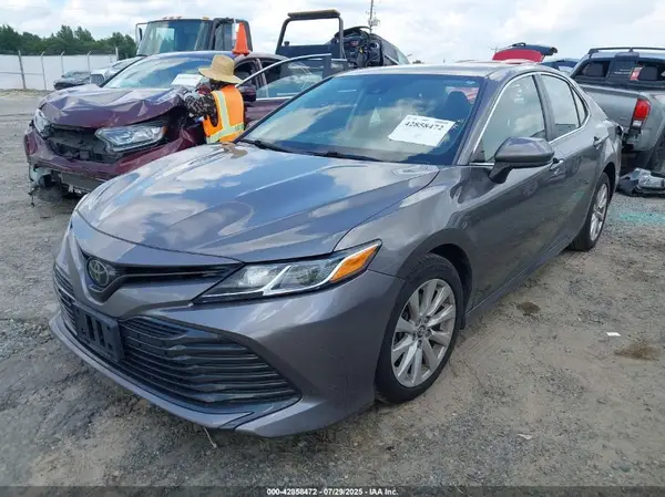 4T1B11HK8KU792326 2019 TOYOTA CAMRY - Image 2