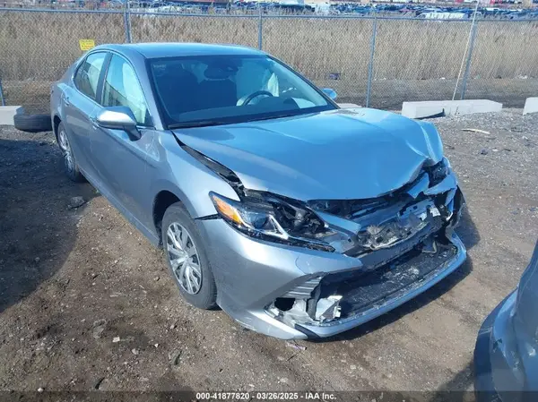 4T1B11HK8KU792519 2019 TOYOTA CAMRY - Image 1