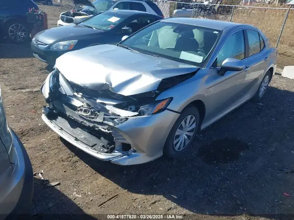 4T1B11HK8KU792519 2019 TOYOTA CAMRY - Image 2