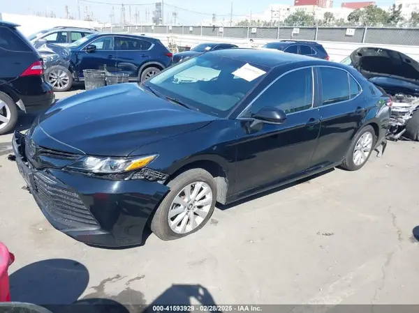 4T1B11HK8KU793850 2019 TOYOTA CAMRY - Image 2