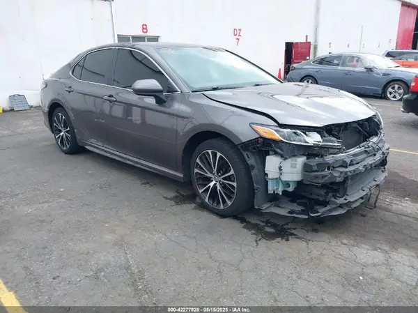 4T1B11HK8KU793900 2019 TOYOTA CAMRY - Image 1