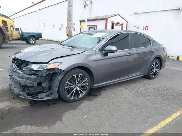 4T1B11HK8KU793900 2019 TOYOTA CAMRY - Image 2