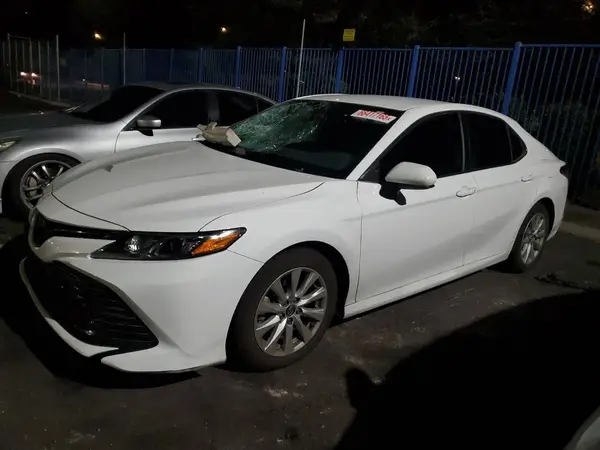 4T1B11HK8KU795985 2019 TOYOTA CAMRY - Image 1