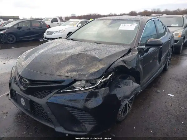 4T1B11HK8KU796795 2019 TOYOTA CAMRY - Image 2
