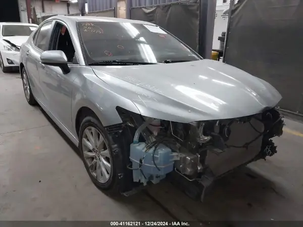 4T1B11HK8KU803390 2019 TOYOTA CAMRY - Image 1