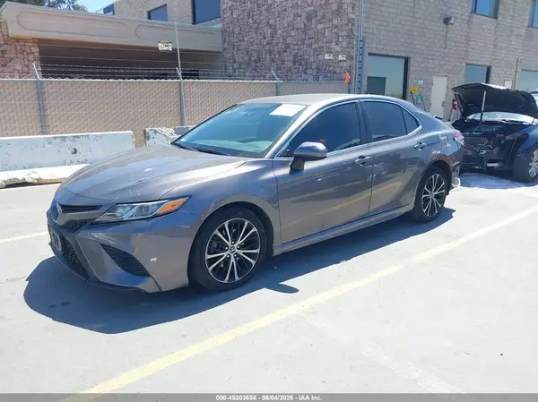 4T1B11HK8KU804054 2019 TOYOTA CAMRY - Image 2