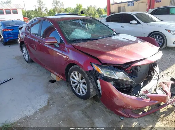 4T1B11HK8KU804619 2019 TOYOTA CAMRY - Image 1
