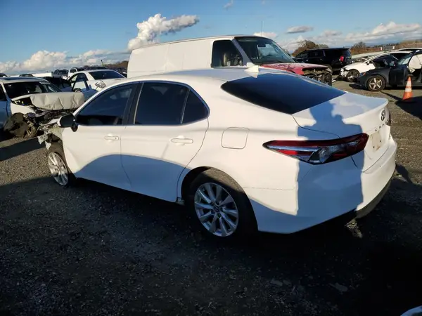 4T1B11HK8KU808492 2019 TOYOTA CAMRY - Image 2