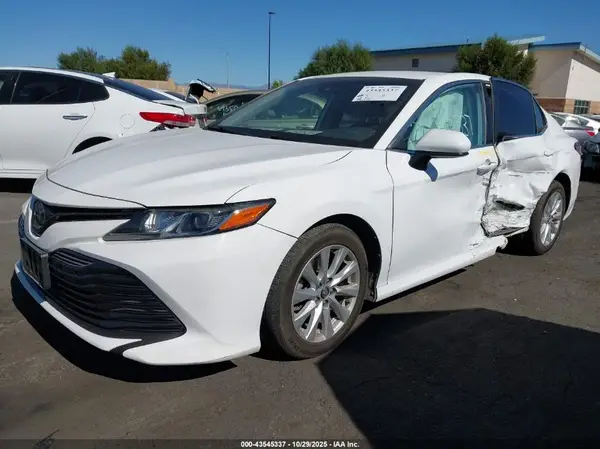 4T1B11HK8KU812431 2019 TOYOTA CAMRY - Image 2