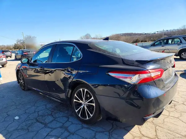 4T1B11HK8KU815524 2019 TOYOTA CAMRY - Image 2
