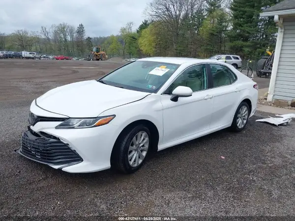 4T1B11HK8KU819721 2019 TOYOTA CAMRY - Image 2