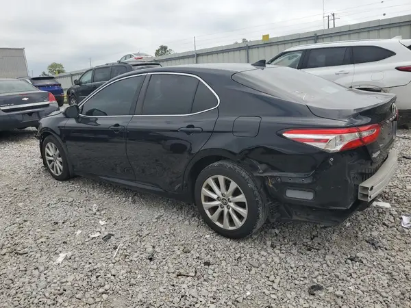 4T1B11HK8KU825115 2019 TOYOTA CAMRY - Image 2