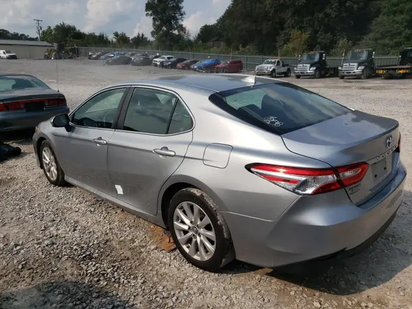4T1B11HK8KU825129 2019 TOYOTA CAMRY - Image 2
