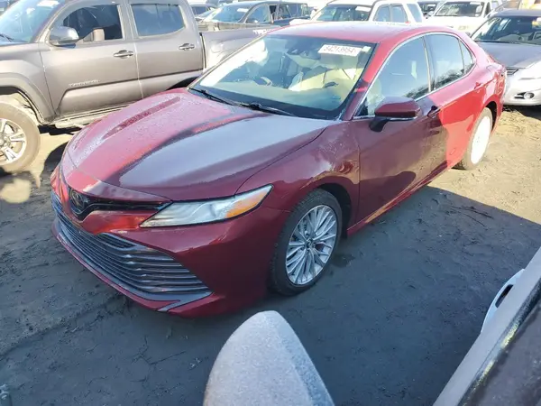 4T1B11HK8KU825180 2019 TOYOTA CAMRY - Image 1