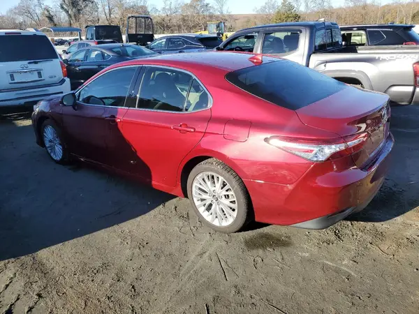 4T1B11HK8KU825180 2019 TOYOTA CAMRY - Image 2