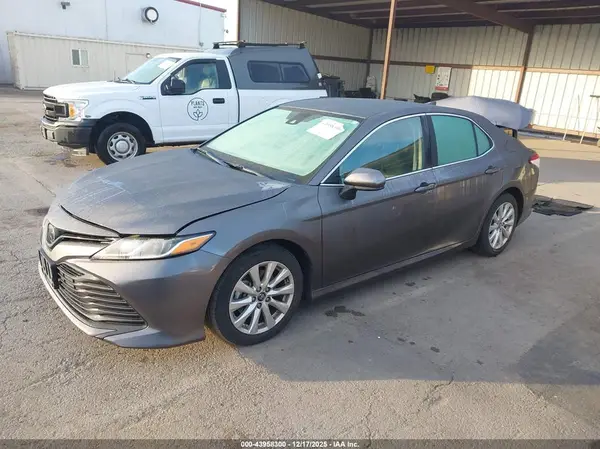 4T1B11HK8KU826054 2019 TOYOTA CAMRY - Image 2