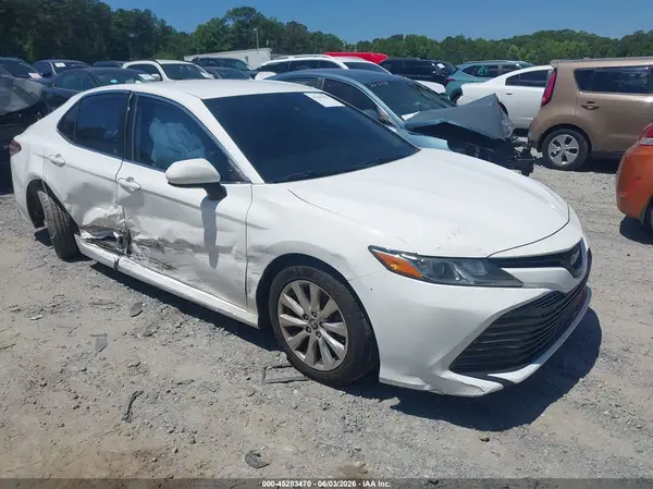 4T1B11HK8KU826474 2019 TOYOTA CAMRY - Image 1