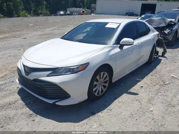 4T1B11HK8KU826474 2019 TOYOTA CAMRY - Image 2