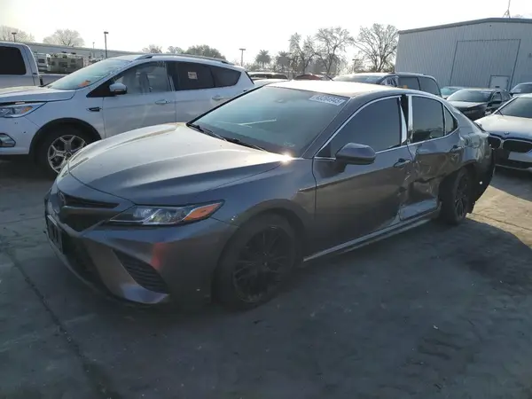 4T1B11HK8KU829648 2019 TOYOTA CAMRY - Image 1