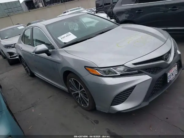 4T1B11HK8KU829729 2019 TOYOTA CAMRY - Image 1