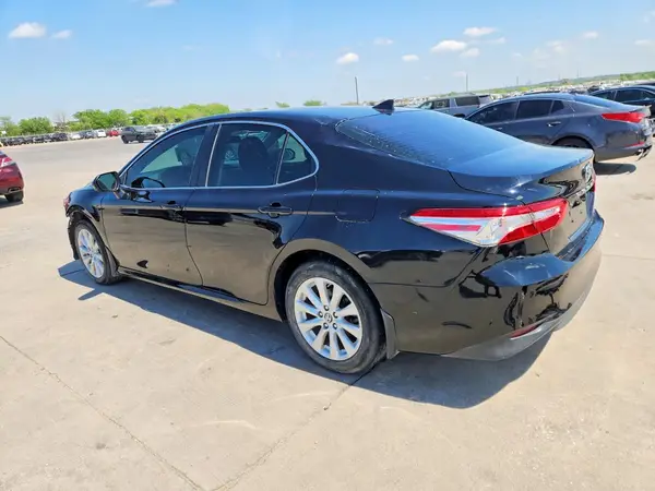 4T1B11HK8KU831710 2019 TOYOTA CAMRY - Image 2