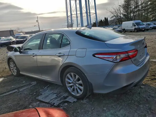 4T1B11HK8KU831884 2019 TOYOTA CAMRY - Image 2