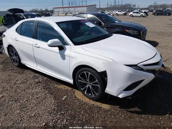 4T1B11HK8KU834476 2019 TOYOTA CAMRY - Image 1