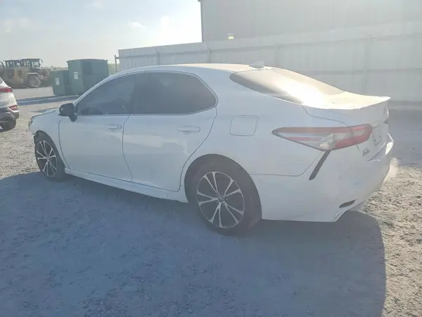 4T1B11HK8KU835773 2019 TOYOTA CAMRY - Image 2