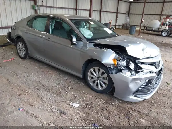 4T1B11HK8KU835868 2019 TOYOTA CAMRY - Image 1