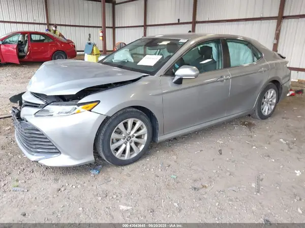 4T1B11HK8KU835868 2019 TOYOTA CAMRY - Image 2
