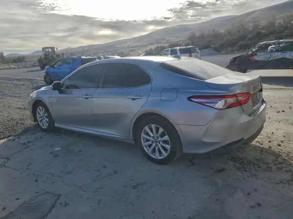 4T1B11HK8KU837586 2019 TOYOTA CAMRY - Image 2