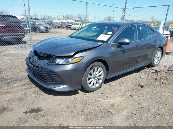 4T1B11HK8KU841296 2019 TOYOTA CAMRY - Image 2