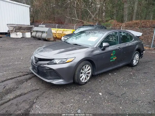 4T1B11HK8KU843811 2019 TOYOTA CAMRY - Image 2