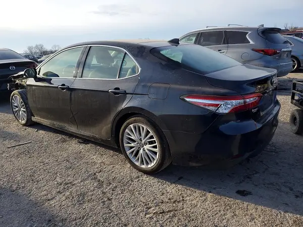 4T1B11HK8KU844294 2019 TOYOTA CAMRY - Image 2
