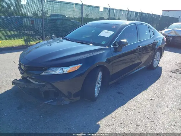 4T1B11HK8KU844960 2019 TOYOTA CAMRY - Image 2