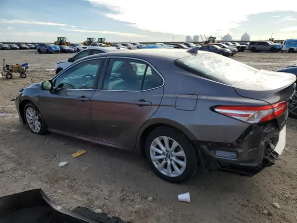 4T1B11HK8KU845090 2019 TOYOTA CAMRY - Image 2