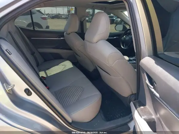 4T1B11HK8KU845686 2019 TOYOTA CAMRY - Image 8