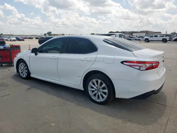 4T1B11HK8KU845834 2019 TOYOTA CAMRY - Image 2