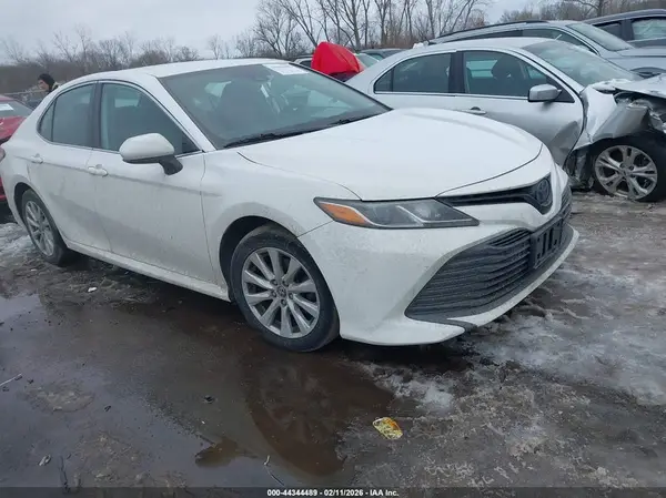 4T1B11HK8KU847907 2019 TOYOTA CAMRY - Image 1