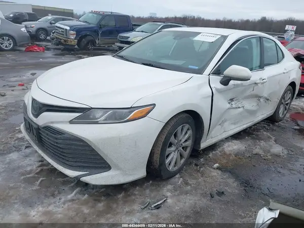 4T1B11HK8KU847907 2019 TOYOTA CAMRY - Image 2