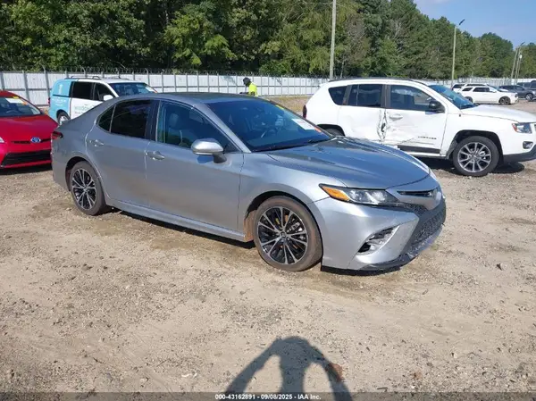4T1B11HK8KU851021 2019 TOYOTA CAMRY - Image 1