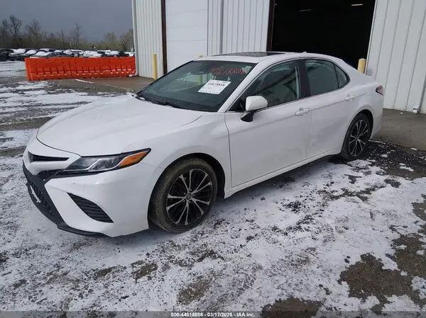 4T1B11HK8KU851679 2019 TOYOTA CAMRY - Image 2