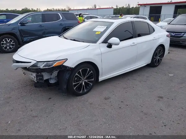 4T1B11HK8KU855778 2019 TOYOTA CAMRY - Image 2
