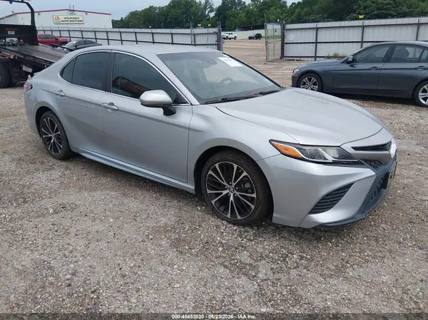 4T1B11HK9JU003146 2018 TOYOTA CAMRY - Image 1
