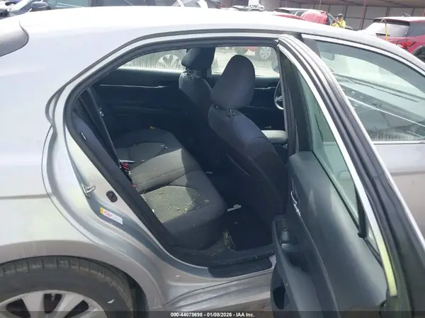 4T1B11HK9JU003602 2018 TOYOTA CAMRY - Image 8